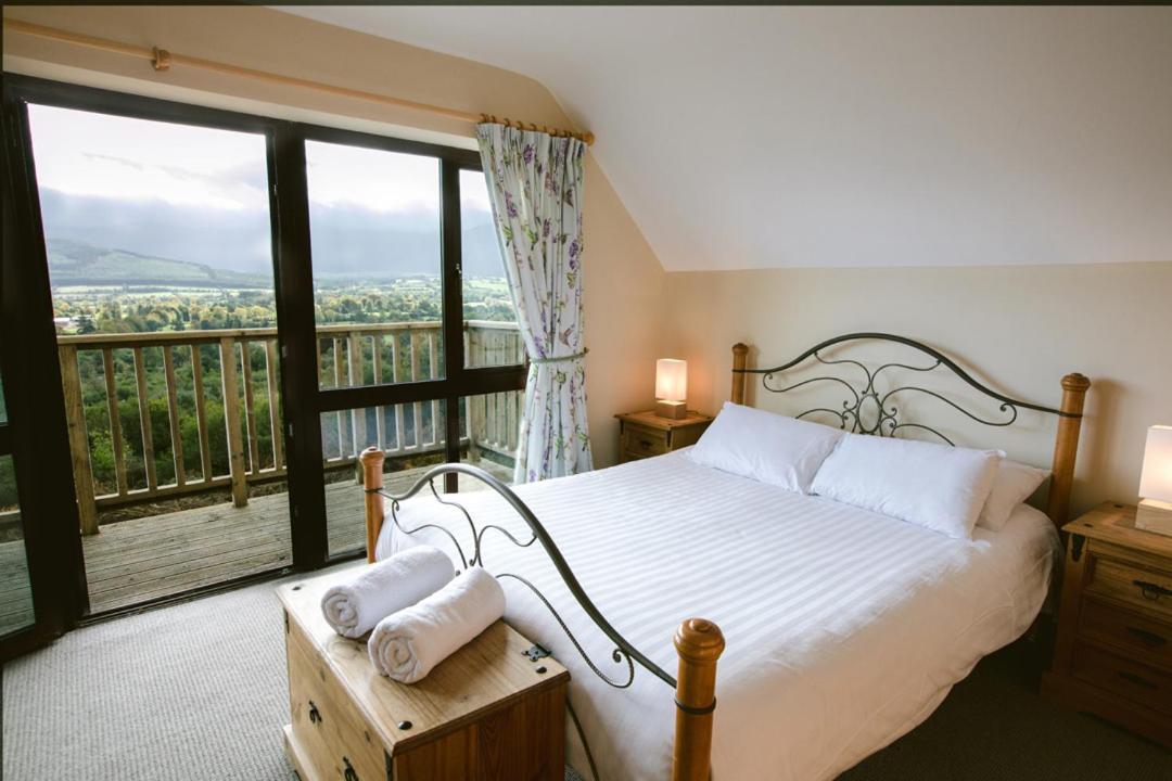 Aherlow House Hotel & Lodges Екстериор снимка