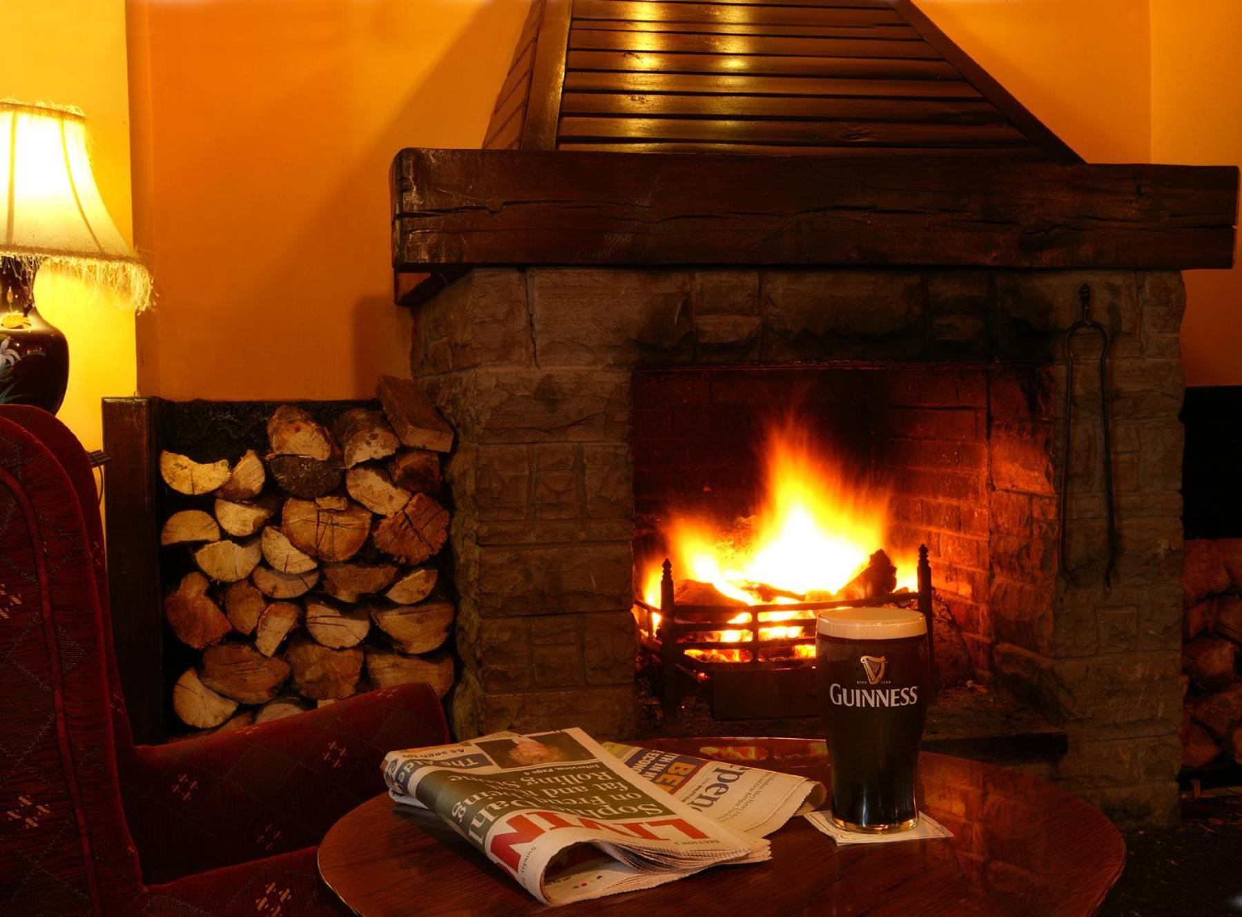 Aherlow House Hotel & Lodges Екстериор снимка