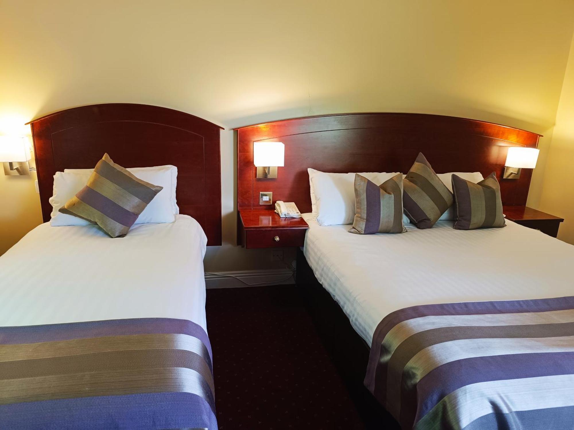 Aherlow House Hotel & Lodges Екстериор снимка