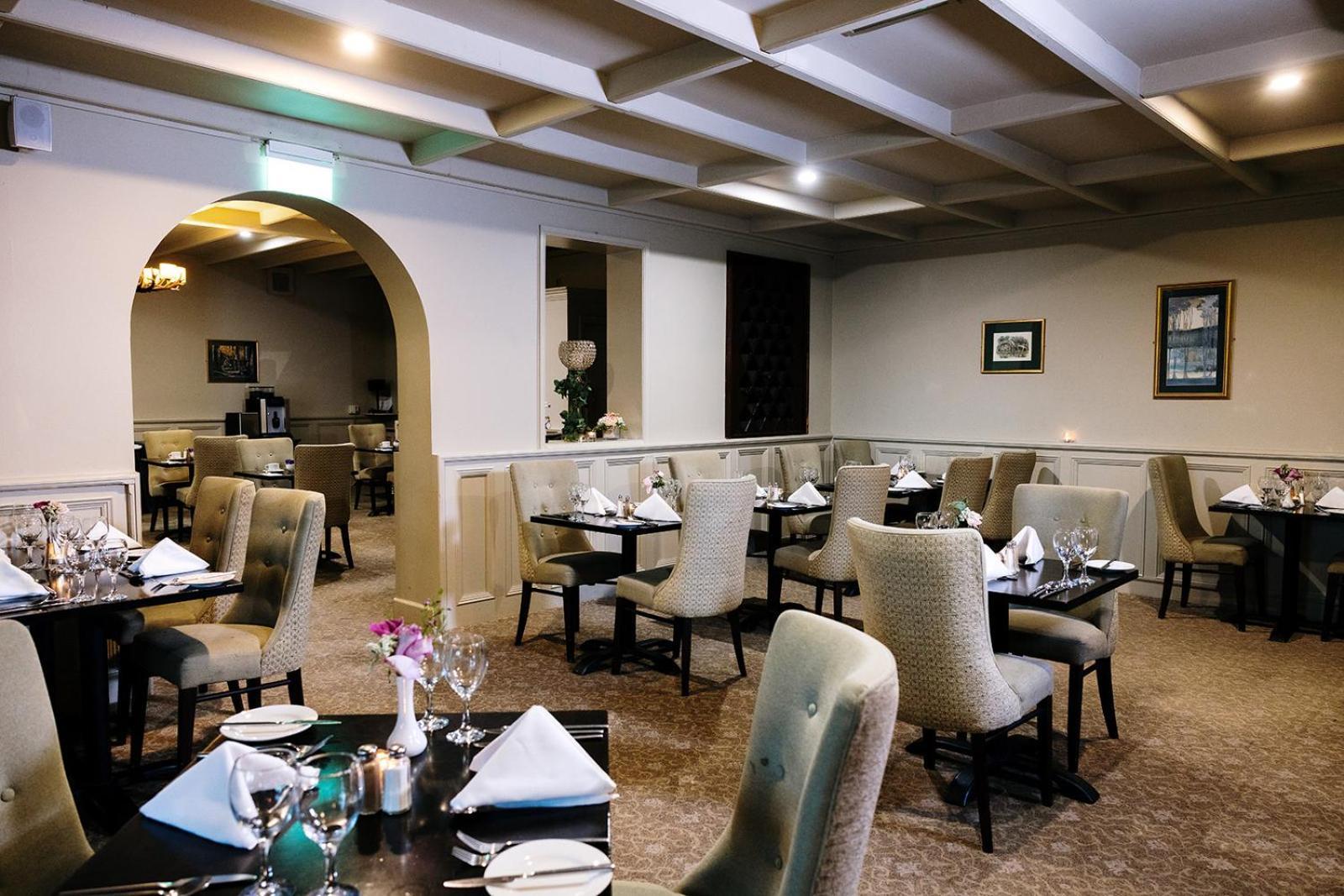 Aherlow House Hotel & Lodges Екстериор снимка