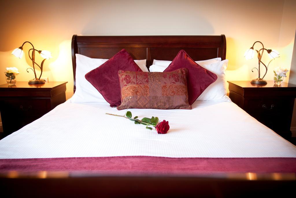 Aherlow House Hotel & Lodges Стая снимка