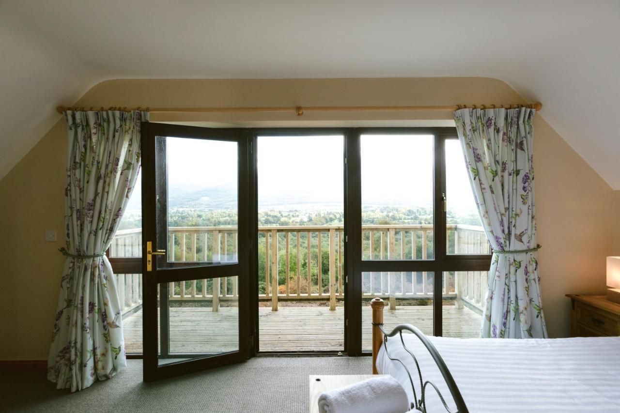 Aherlow House Hotel & Lodges Екстериор снимка