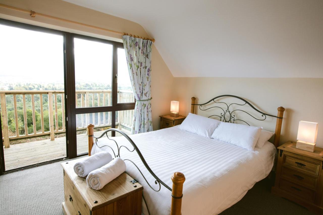 Aherlow House Hotel & Lodges Екстериор снимка