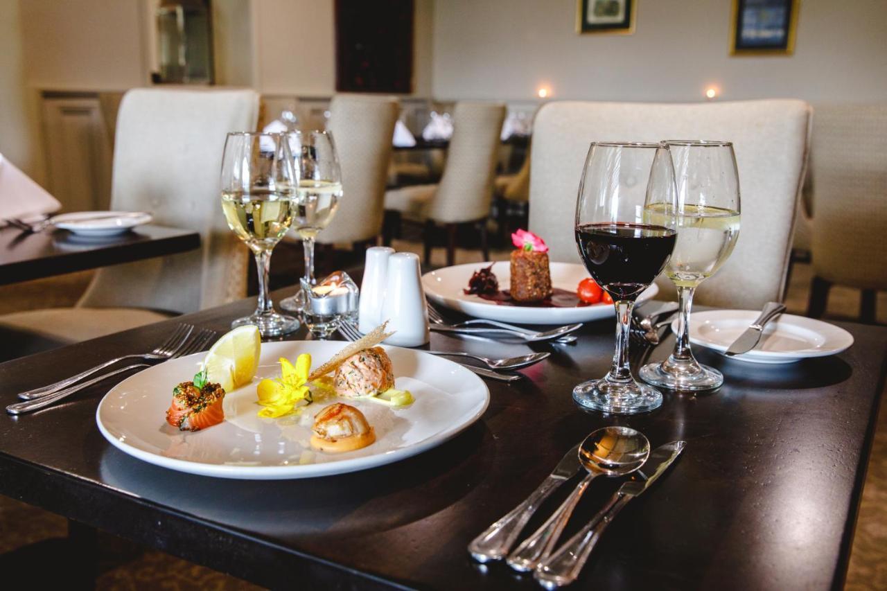 Aherlow House Hotel & Lodges Екстериор снимка